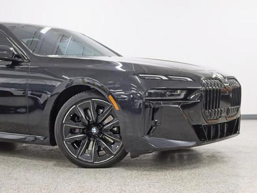 Black Sapphire Metallic 2023 BMW 760 i xDrive