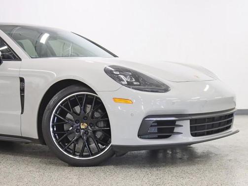 2018 Porsche Panamera 4S