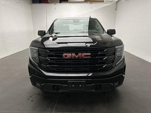 Onyx Black 2022 GMC Sierra 1500 Elevation