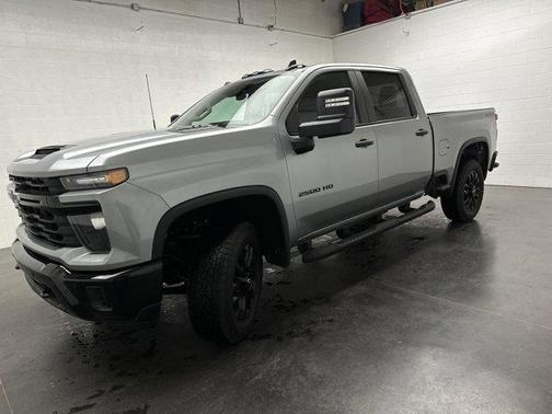 Sterling Gray Metallic 2026 Chevrolet Silverado 2500 Custom