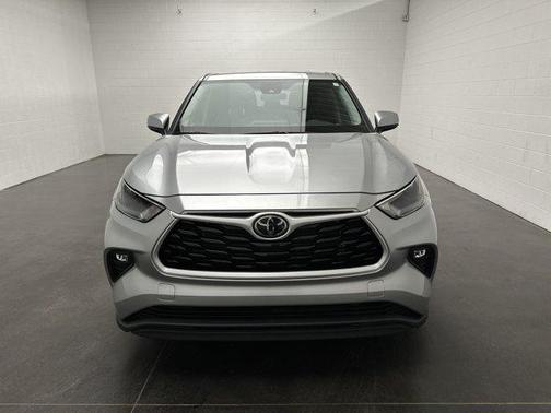 Celestial Silver Metallic 2023 Toyota Highlander LE
