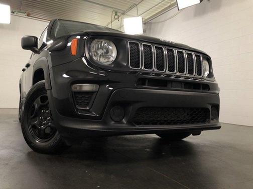 Photo 2 of 34 of 2019 Jeep Renegade Sport