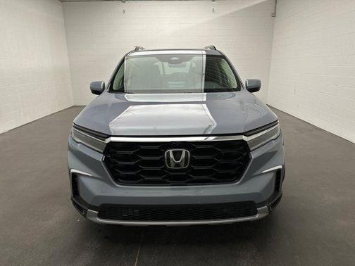Sonic Gray Pearl 2025 Honda Pilot Elite