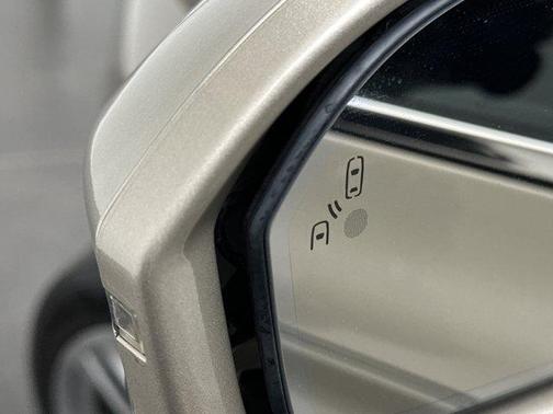 2015 Lincoln MKC Base