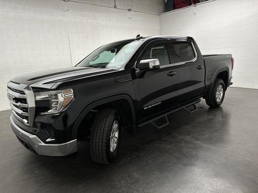 Onyx Black 2019 GMC Sierra 1500 SLE