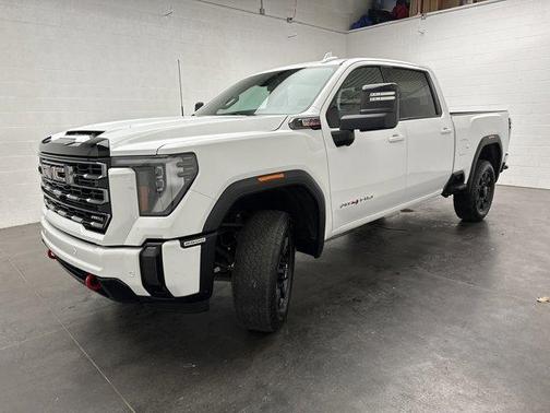 2024 GMC Sierra 2500 AT4