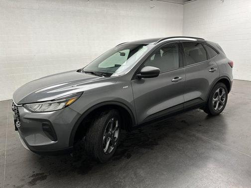Carbonized Gray Metallic 2025 Ford Escape ST-Line