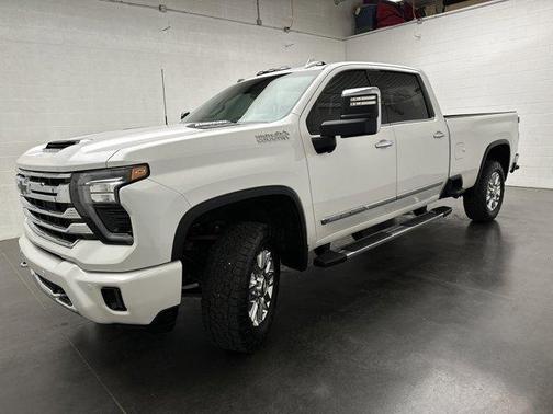 Iridescent Pearl Tricoat 2024 Chevrolet Silverado 3500 High Country