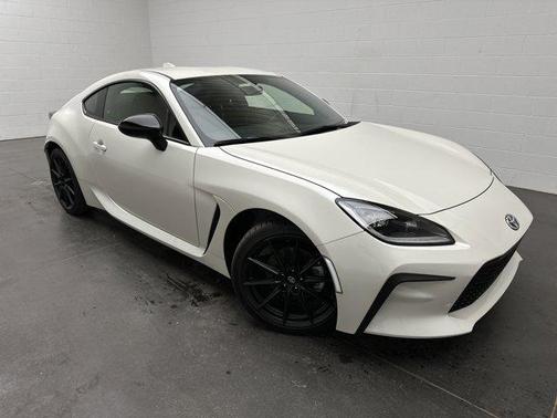 Halo 2023 Toyota GR86 Premium