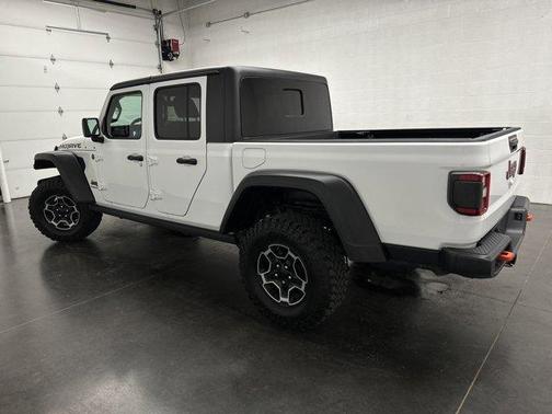 Bright White Clearcoat 2021 Jeep Gladiator Mojave