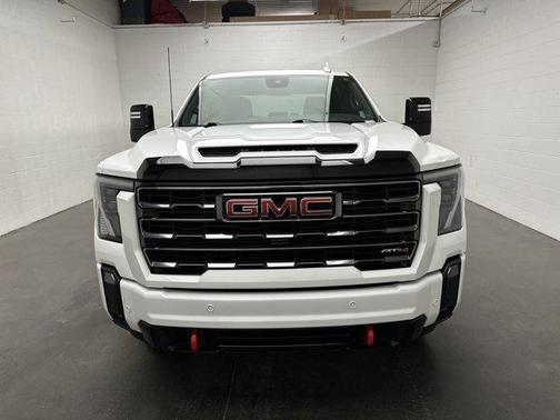 Summit White 2024 GMC Sierra 2500 AT4