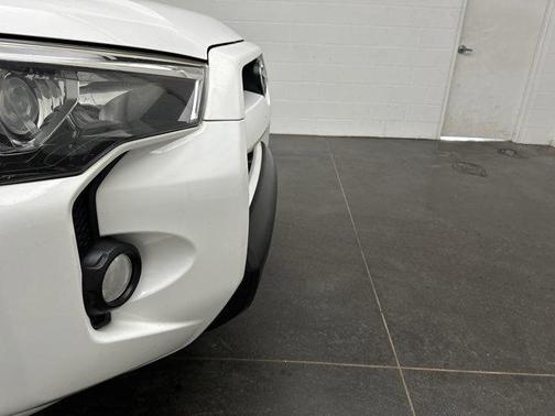 Super White 2016 Toyota 4Runner Trail Premium