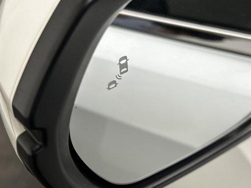 Platinum White Pearl 2022 Honda CR-V Touring