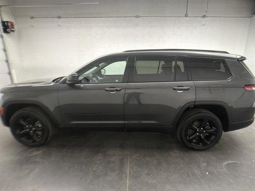 2022 Jeep Grand Cherokee L Laredo