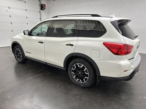 2020 Nissan Pathfinder SL