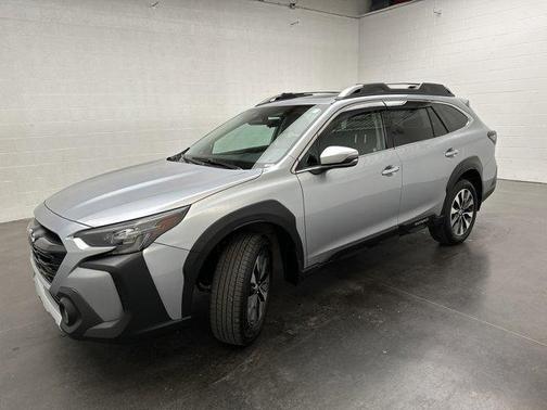 Ice Silver Metallic 2024 Subaru Outback Touring