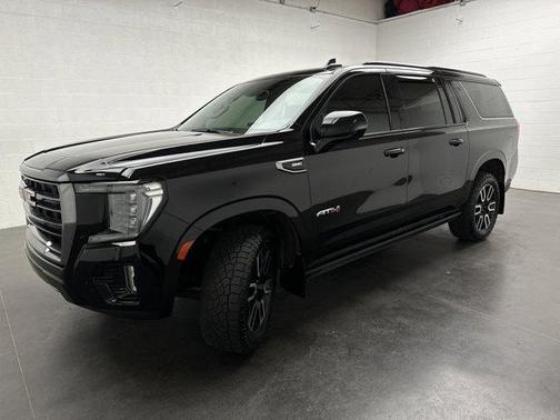 2023 GMC Yukon XL AT4