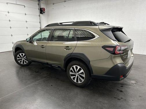 Autumn Green Metallic 2024 Subaru Outback Premium