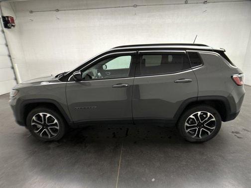 Sting Gray Clearcoat 2024 Jeep Compass Limited