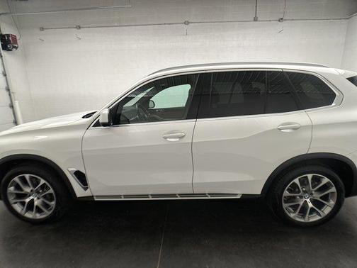 Alpine White 2026 BMW X5 xDrive40i