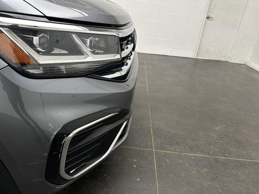 2021 Volkswagen Atlas 3.6 V6 SE w/ Technology R-Line