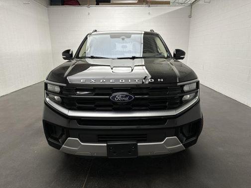 Agate Black Metallic 2025 Ford Expedition Platinum