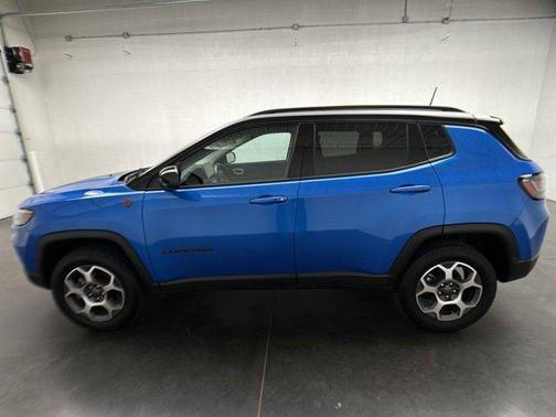 Laser Blue 2022 Jeep Compass Trailhawk