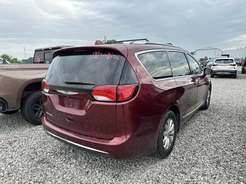 2018 Chrysler Pacifica Touring-L
