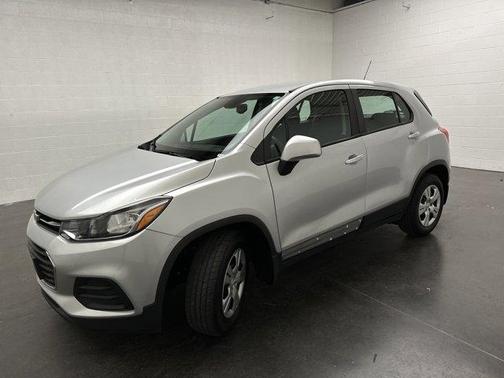 Silver Ice Metallic 2018 Chevrolet Trax LS