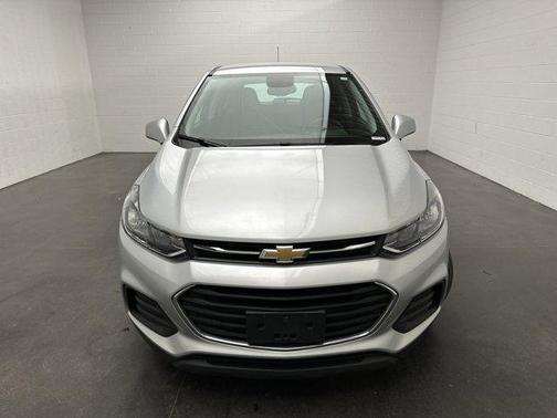 Silver Ice Metallic 2018 Chevrolet Trax LS