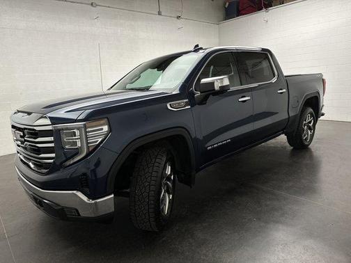 Pacific Blue Metallic 2022 GMC Sierra 1500 SLT
