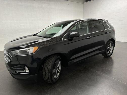 Agate Black Metallic 2024 Ford Edge SEL