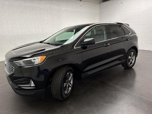 Agate Black Metallic 2024 Ford Edge SEL