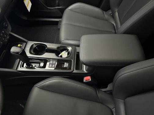 Crystal White Pearl 2026 Subaru Outback Premium