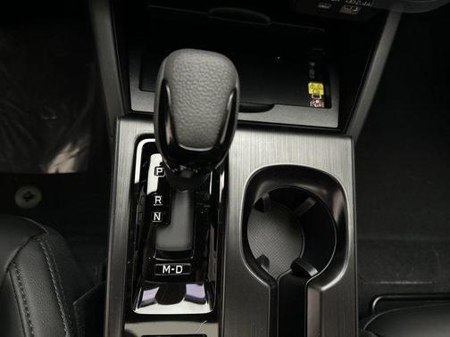 Crystal White Pearl 2026 Subaru Outback Premium