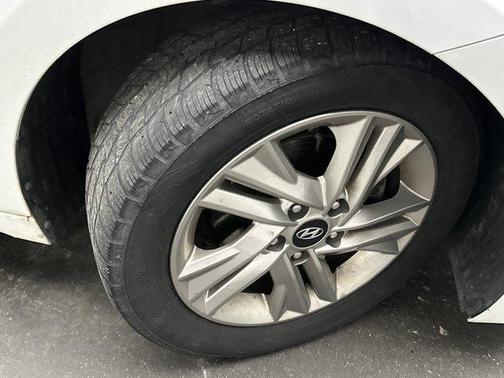 Quartz White Pearl 2019 Hyundai ELANTRA Value Edition