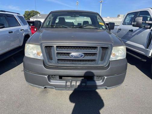 Arizona Beige Clearcoat Metallic 2005 Ford F-150 XL