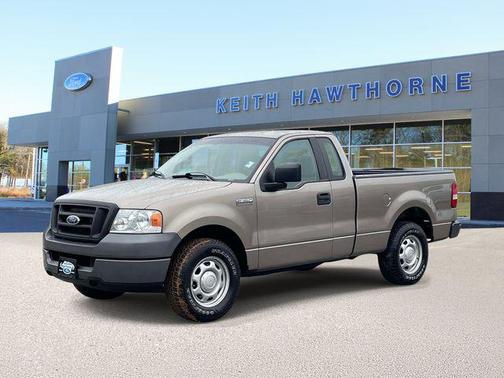 Arizona Beige Clearcoat Metallic 2005 Ford F-150 XL