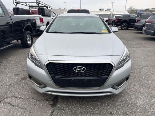 2017 Hyundai SONATA Hybrid SE