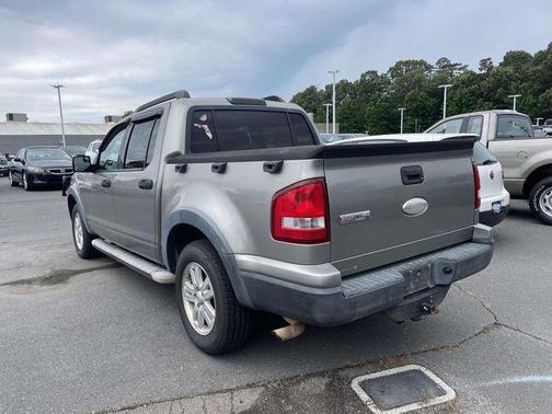 Vapor Silver Clearcoat Metallic 2008 Ford Explorer Sport Trac XLT