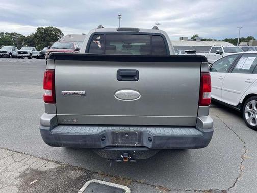 Vapor Silver Clearcoat Metallic 2008 Ford Explorer Sport Trac XLT