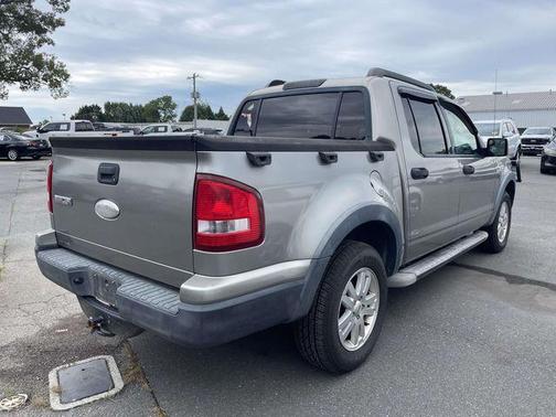 Vapor Silver Clearcoat Metallic 2008 Ford Explorer Sport Trac XLT
