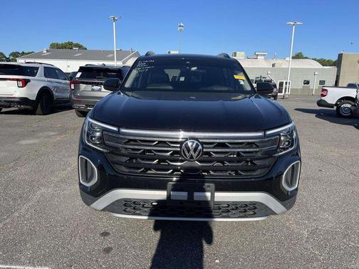 Deep Black 2024 Volkswagen Atlas 2.0T SEL