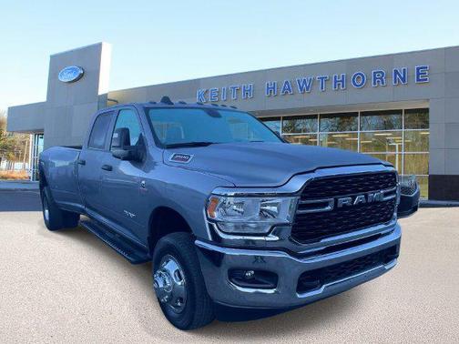 Billet Silver Metallic Clearcoat 2024 RAM 3500 Big Horn Crew Cab 4x4 8' Box