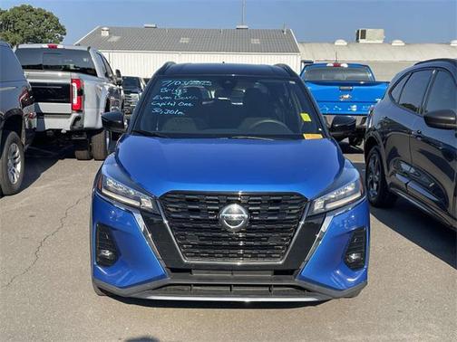 2021 Nissan Kicks SR