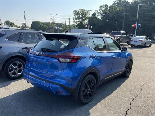 2021 Nissan Kicks SR