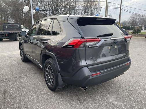 2020 Toyota RAV4 Hybrid XLE