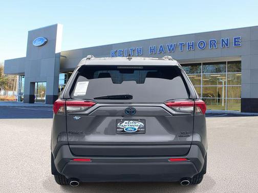 2020 Toyota RAV4 Hybrid XLE