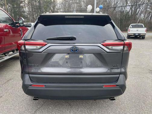 2020 Toyota RAV4 Hybrid XLE