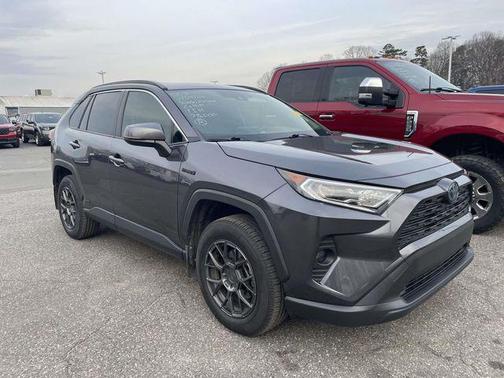 2020 Toyota RAV4 Hybrid XLE